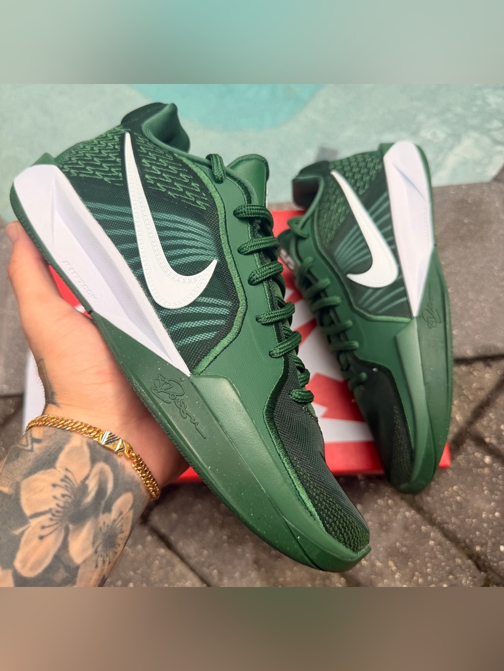 NIKE SABRINA 2 TB GORGE GREEN WHITE WOMEN SIZE 9 BASKETBALL SHOES HF3234-300